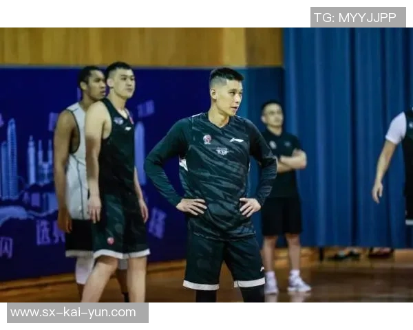 尤度复出书豪回暖!双外初次亮相首钢强势反弹 尤度复出书豪回暖!双外初次亮相首钢强势反弹