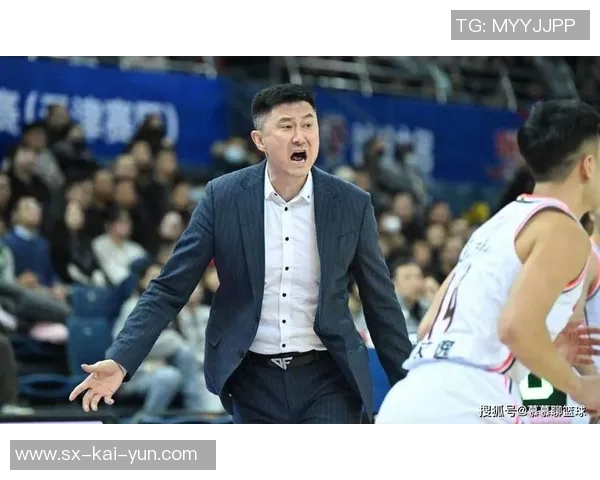 杜锋总结赛季：三连冠真的不易但冠军属于过去