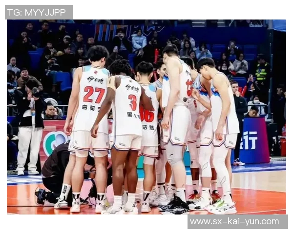 李根因伤错过粤疆大战，布拉切明日与新疆队正式会合，迎来新赛季的关键时刻